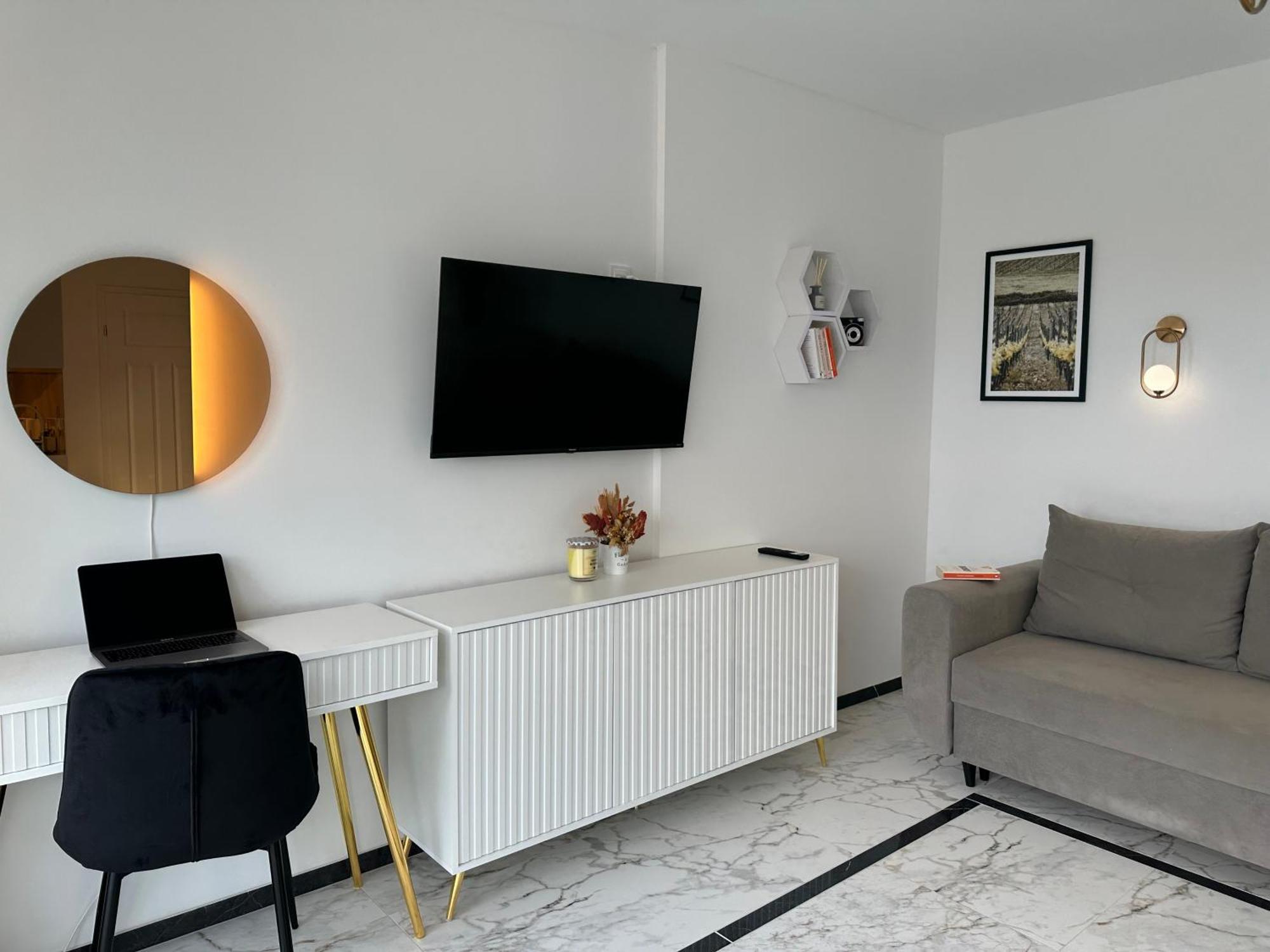 Moveen! Wynajem Apartamentow We Wroclawiu! 10 Minut Od Centrum ภายนอก รูปภาพ